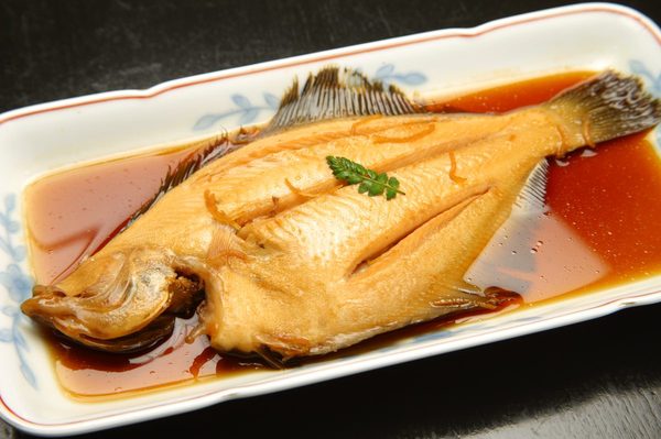 煮魚にデーツシロップ